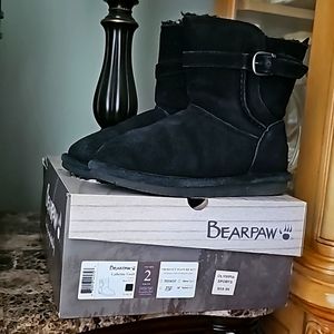 Bearpaw Catherine Mid-Rise Boot, Black, Size 2 Youth